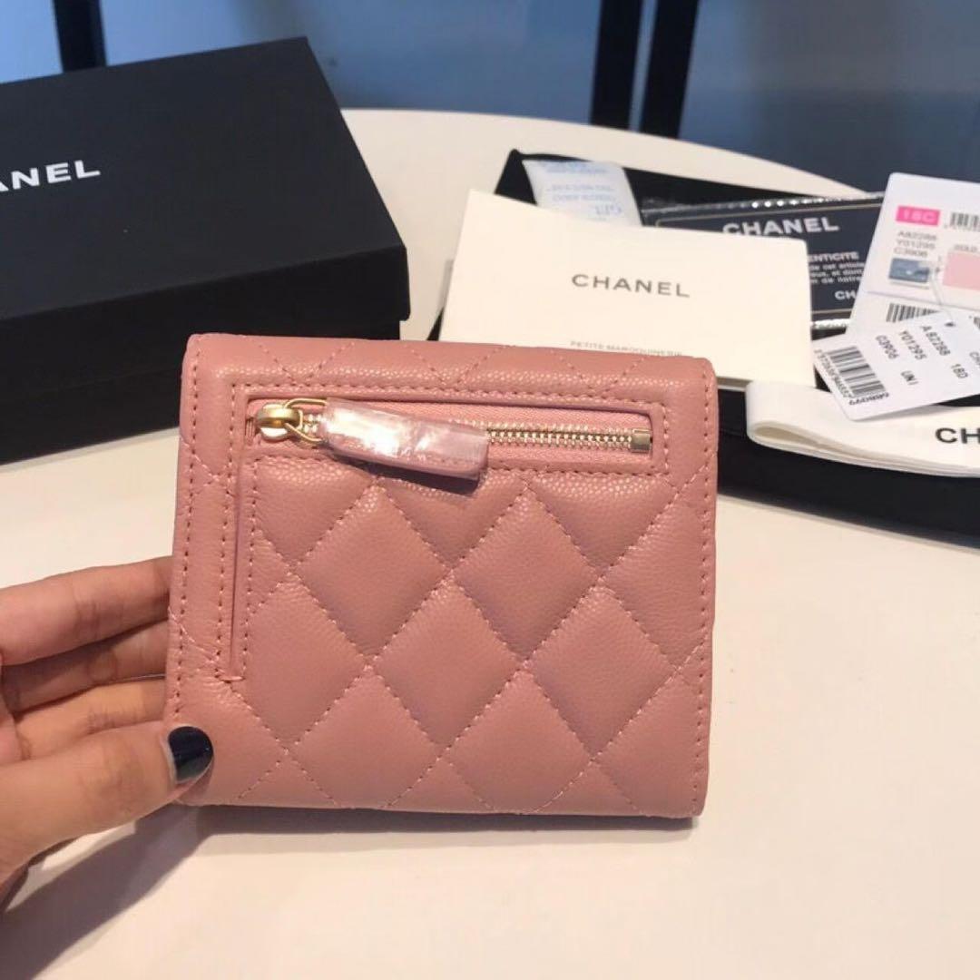 CHANEL 三つ折りウォレット