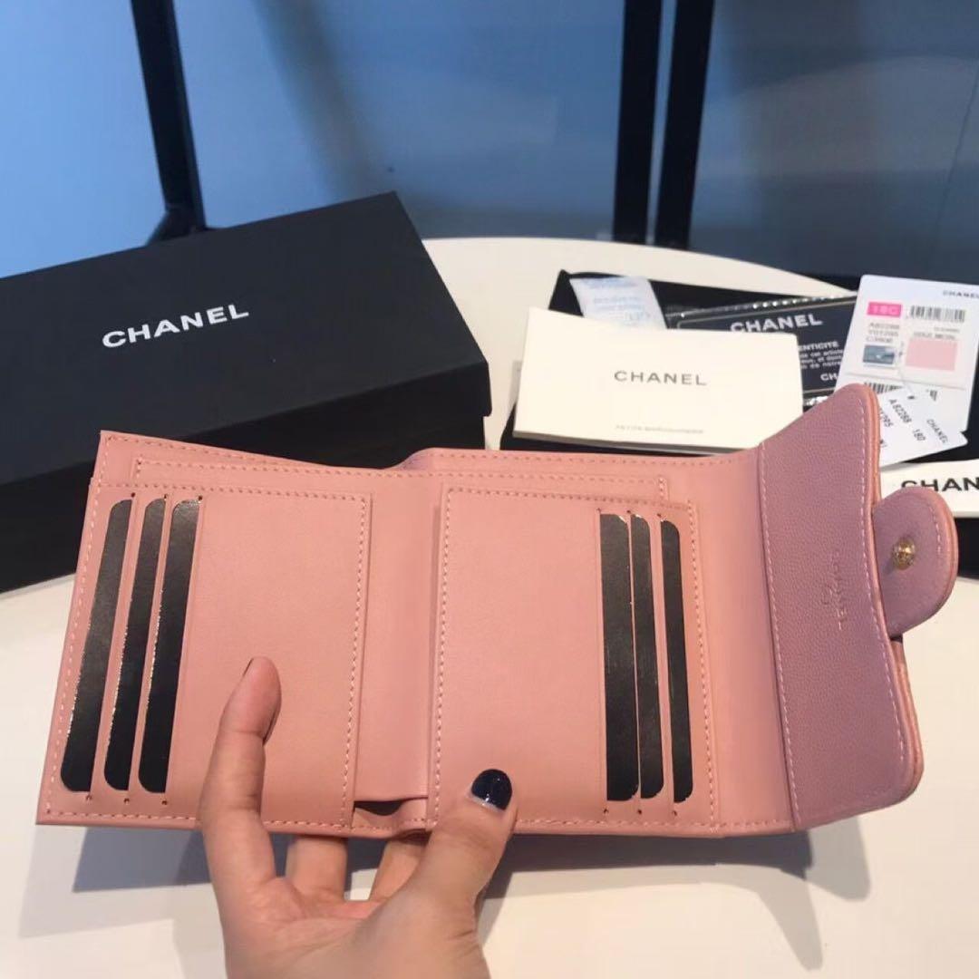 CHANEL 三つ折りウォレット