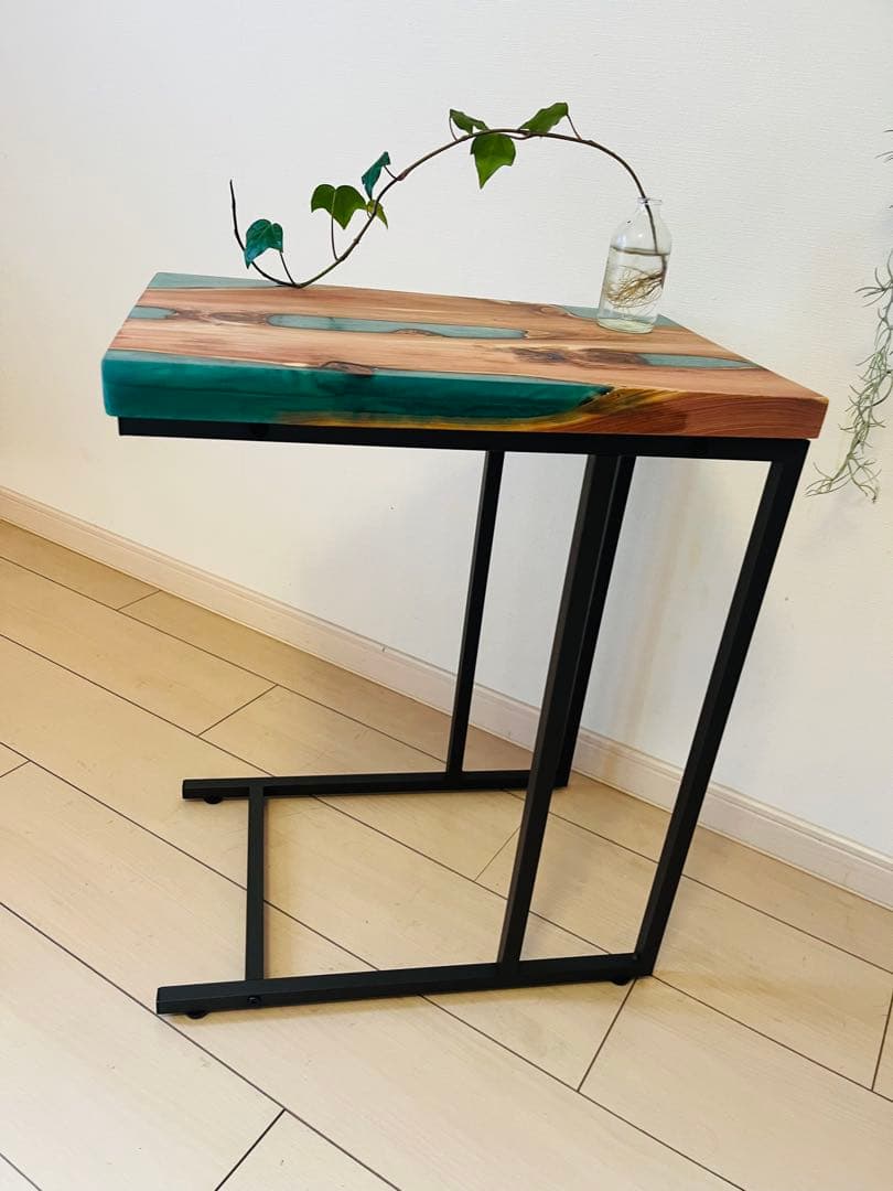 サイドテーブル　レジンテーブル　ソファテーブル　一枚板テーブル　コーヒーテーブル