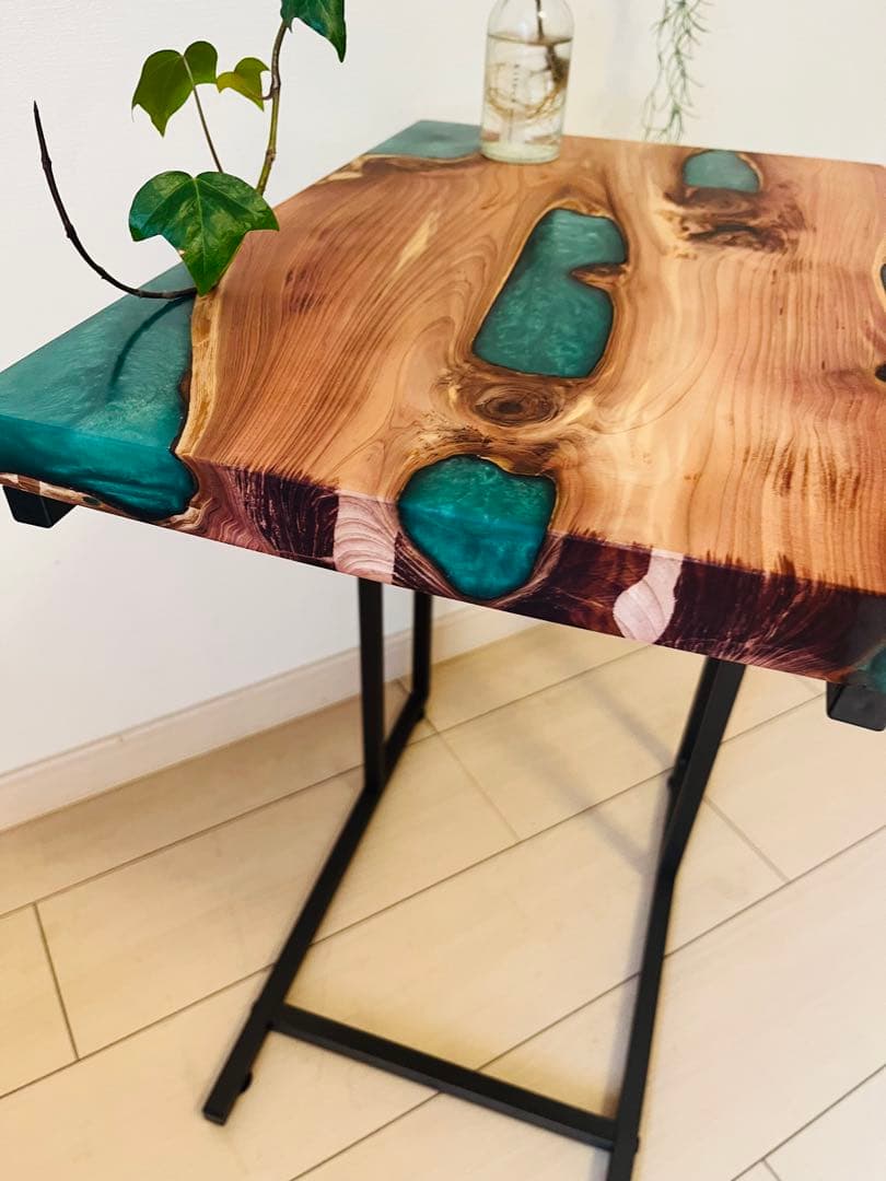 サイドテーブル　レジンテーブル　ソファテーブル　一枚板テーブル　コーヒーテーブル