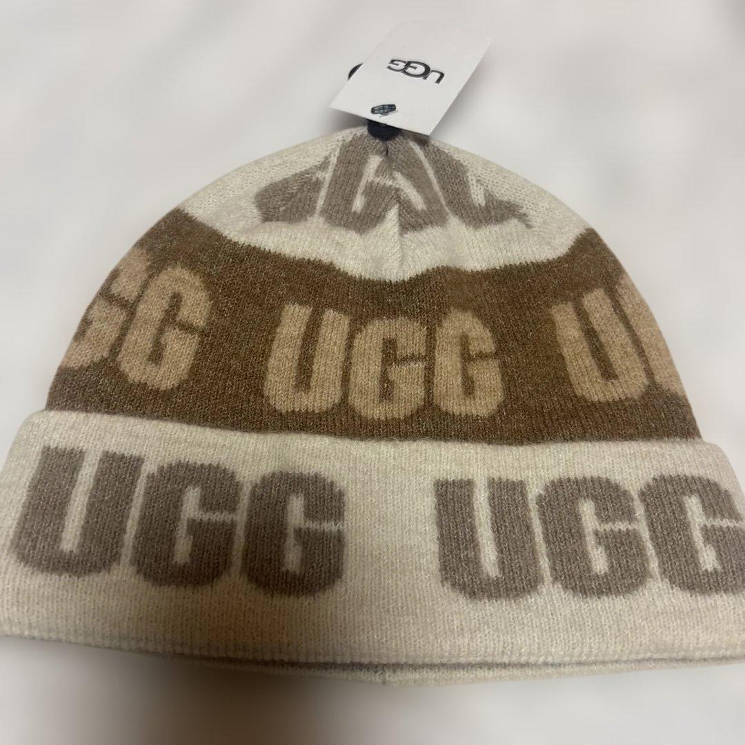 UGG ロゴ入り ニット帽 ベージュ・ブラウン