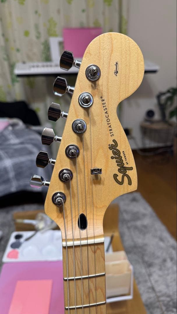 Squier Stratocaster ブラック
