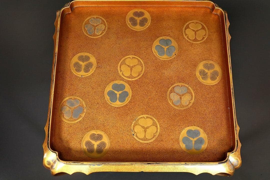 徳川家伝来　かけばん（懸盤・膳・蒔絵）