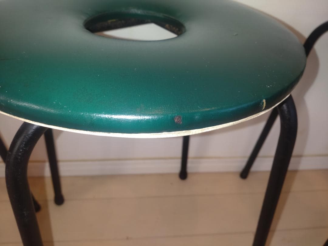 リング型スツール　赤　緑　４脚セット　昭和レトロな古椅子