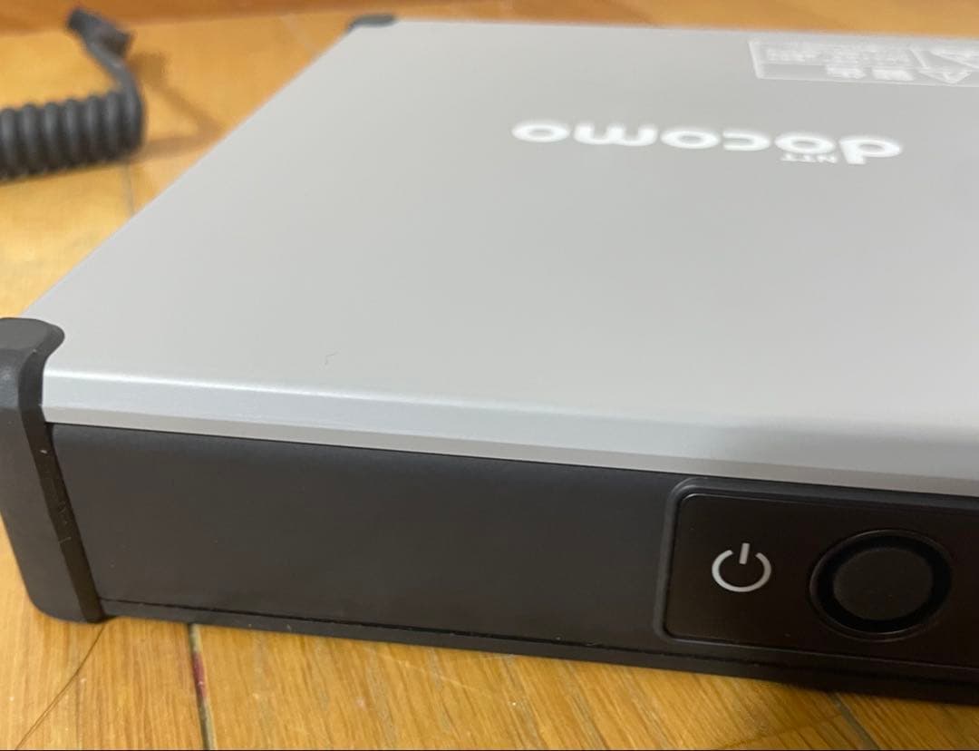 【未使用に近い】NTTドコモ 衛星可搬端末01 J10-0007