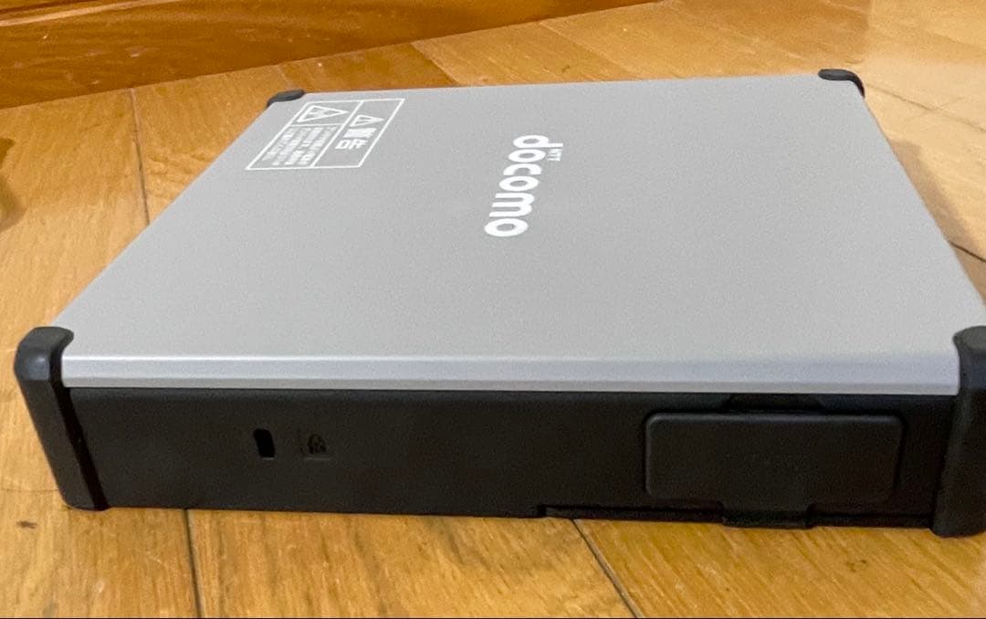 【未使用に近い】NTTドコモ 衛星可搬端末01 J10-0007