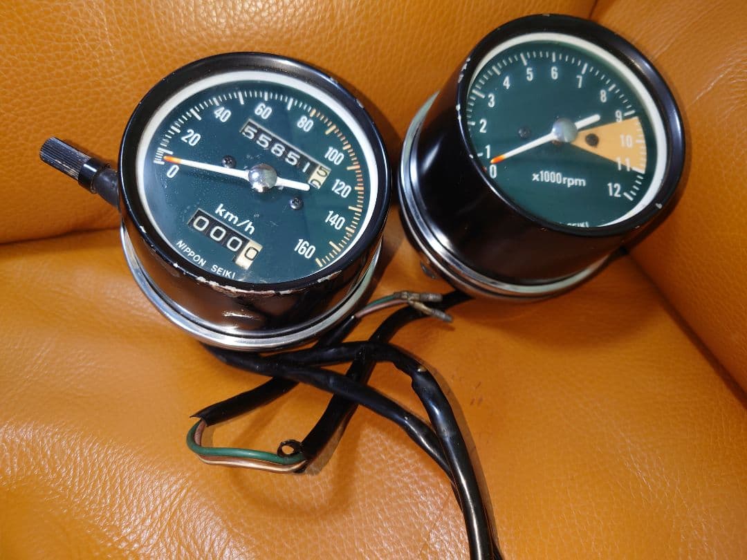 スピードメーター・ タコメーター １組