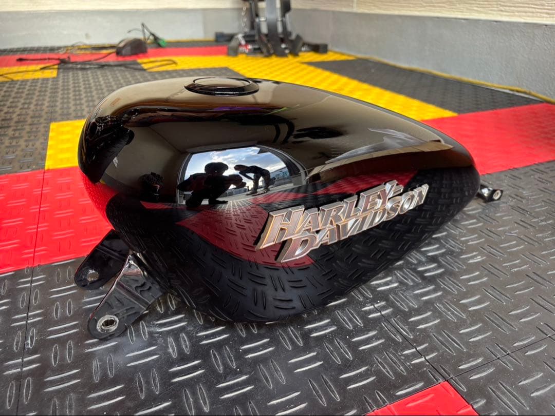 HARLEY DAVIDSON ブラックタンク