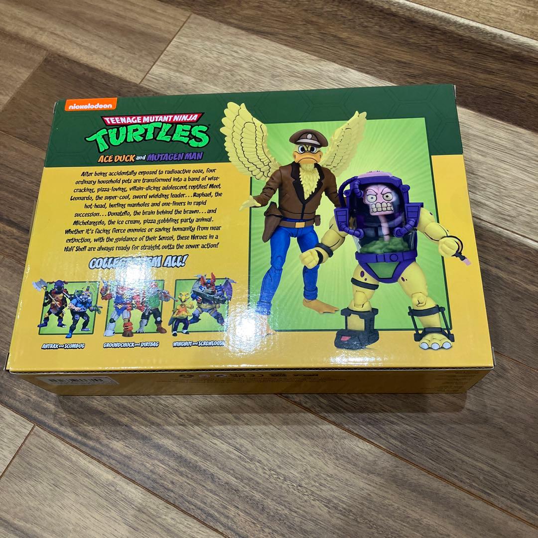 NECA ネカ　TMNTタートルズ エースダック&ミュータジェンマン