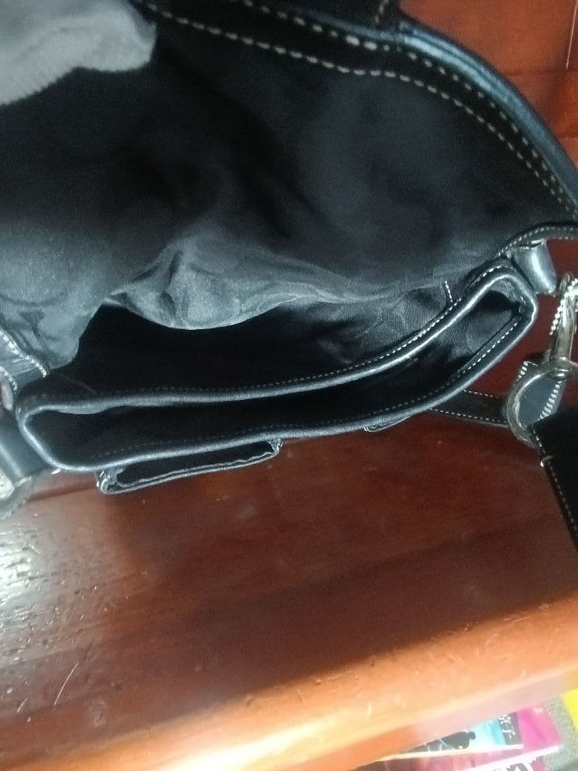 ブラックレザーショルダーバッグ　コーチ　COACH