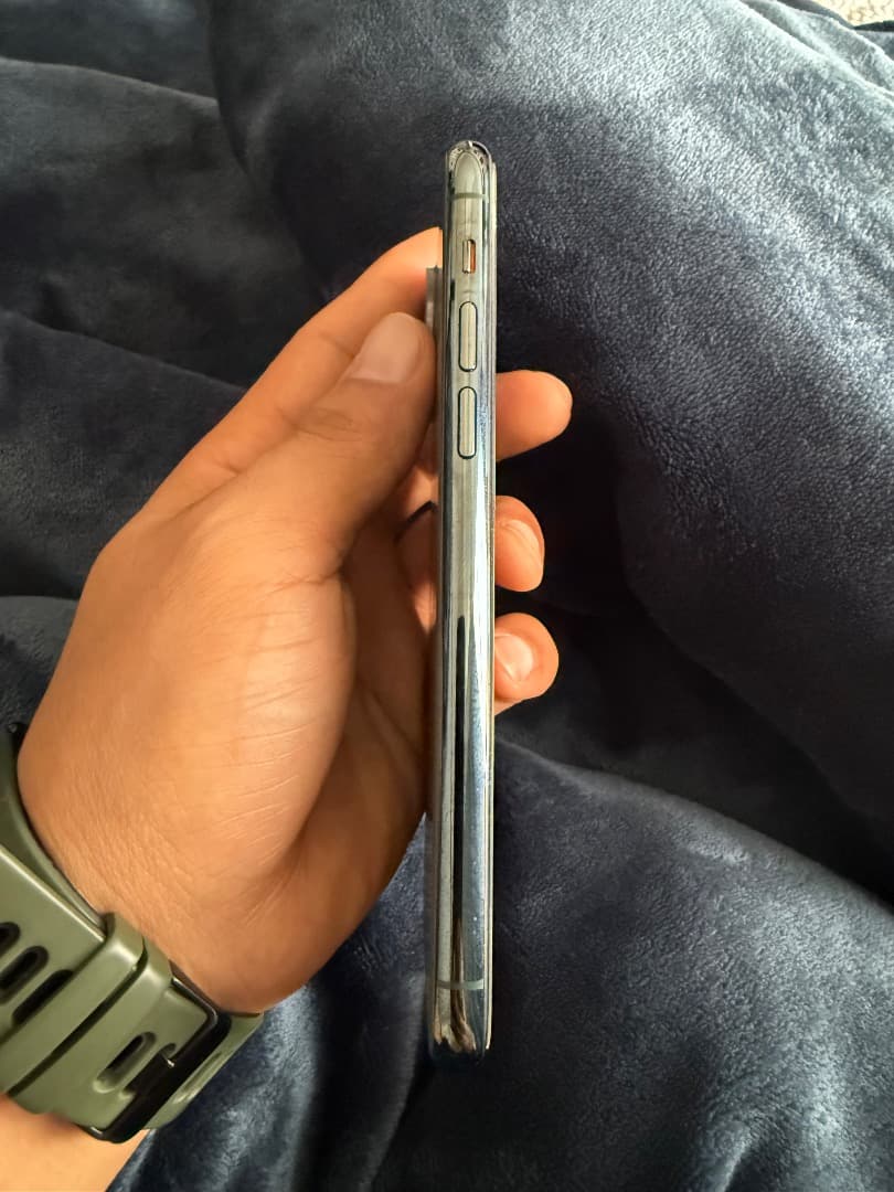 Apple iPhone 11 Pro ミッドナイトグリーン 256gb