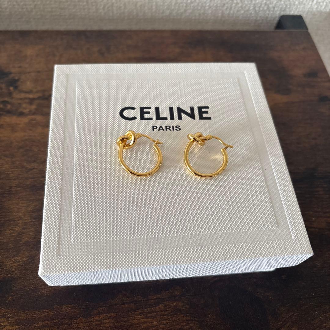 セリーヌ　ノットフープピアス