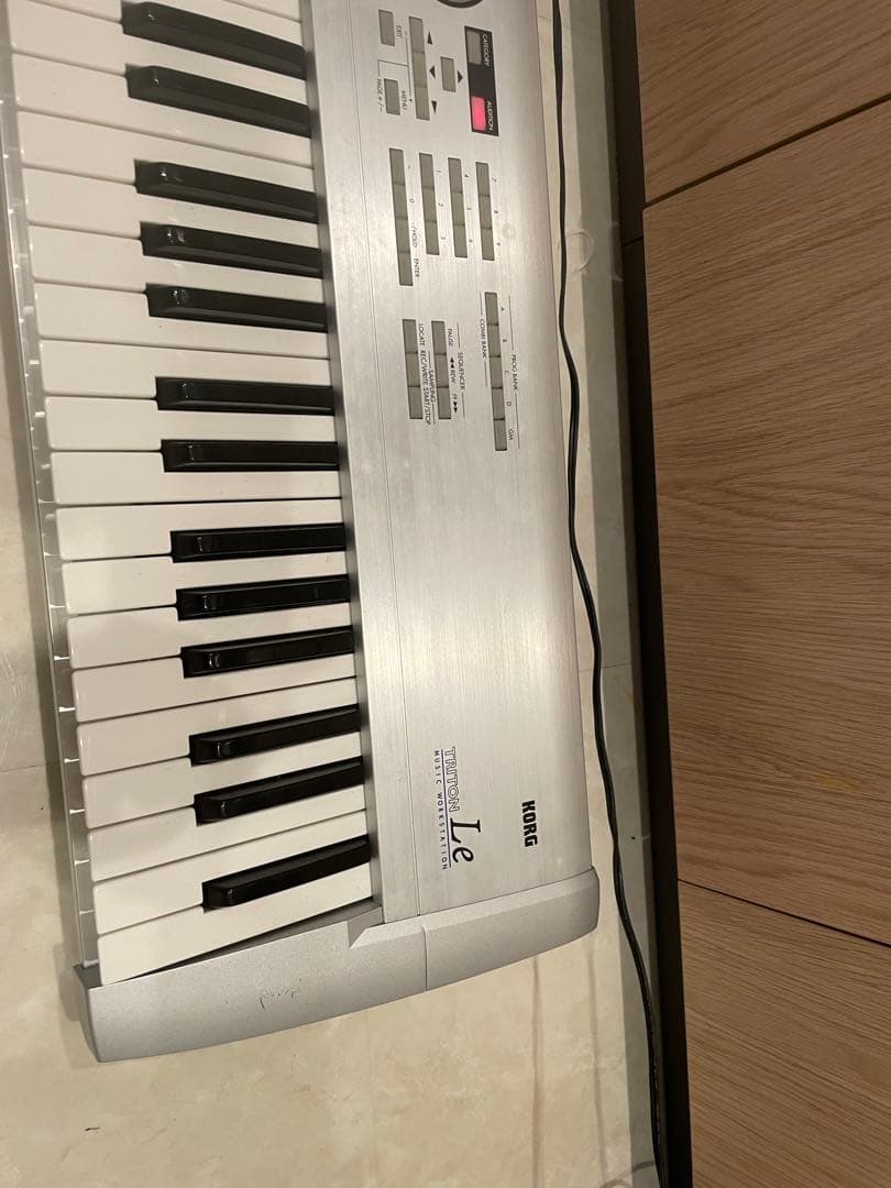 KORG TRITON Le 76鍵盤　ケース付き