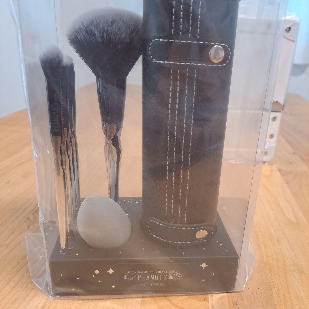 スヌーピー　メイクボックス×メイクブラシ