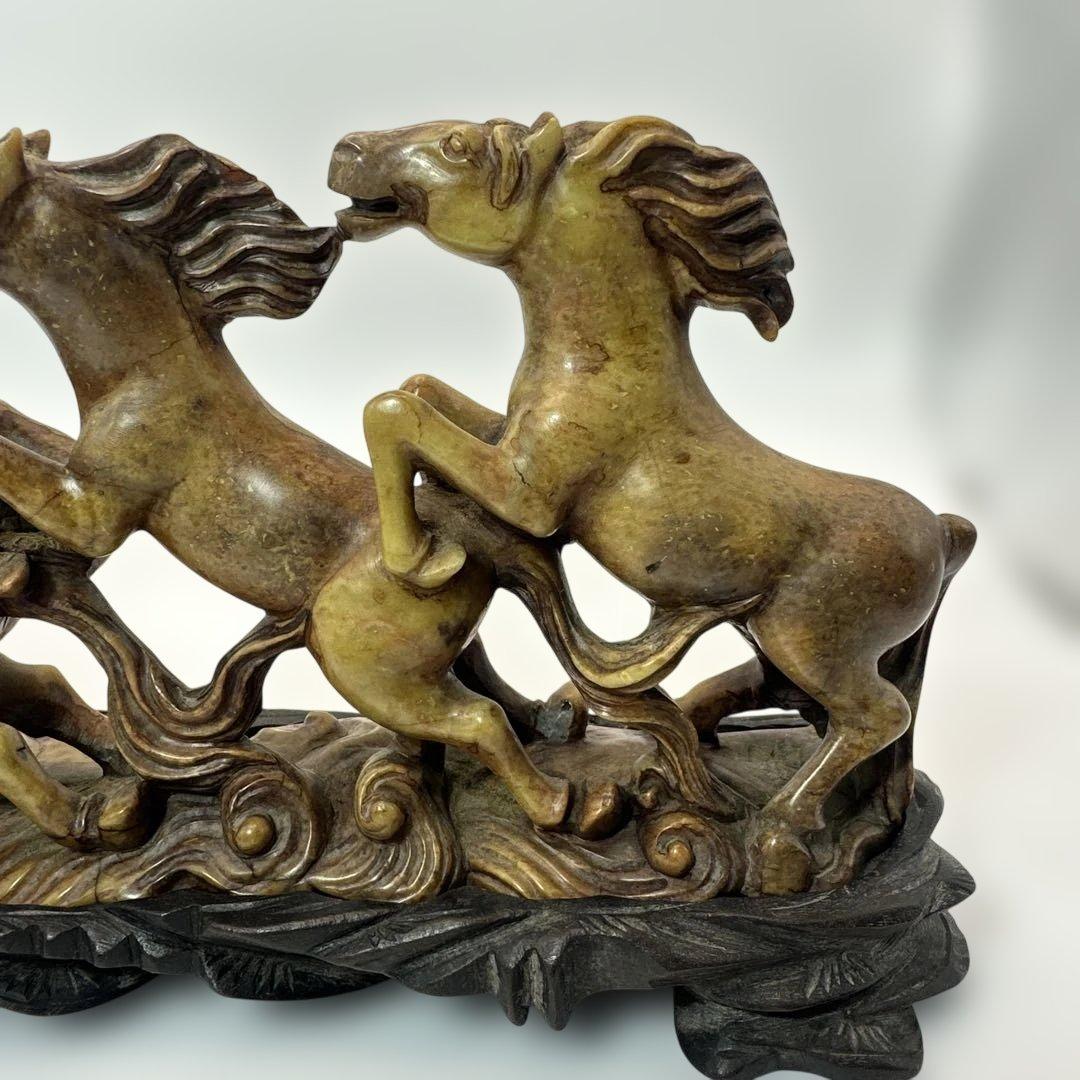 中国，寿山石，馬の彫刻 ，木製台座付き