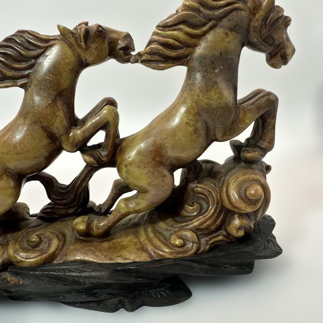 中国，寿山石，馬の彫刻 ，木製台座付き