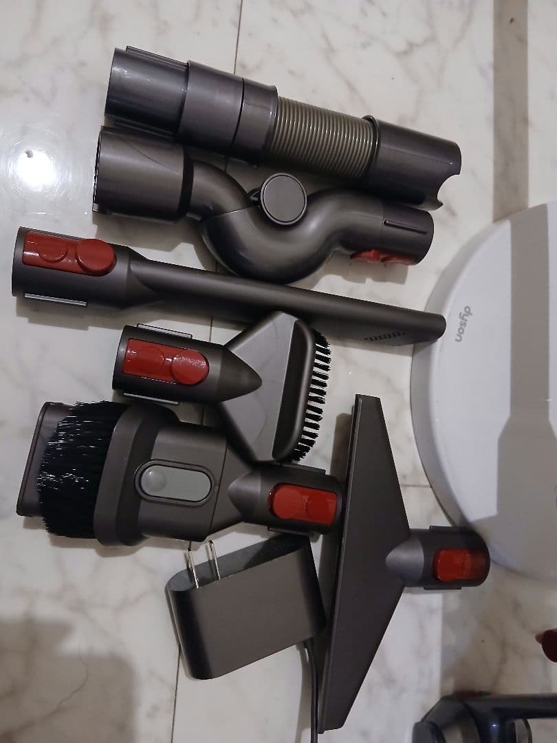 じ*す様 ツ*コ様 ダイソン sv18 充電スタンド付 付属品多数 動作確認済み