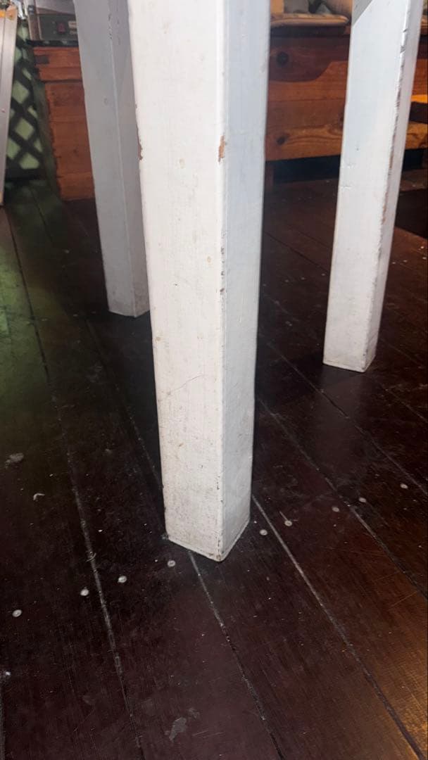 ナチュラルウッドの正方形テーブル　ハンドメイド　オリジナル