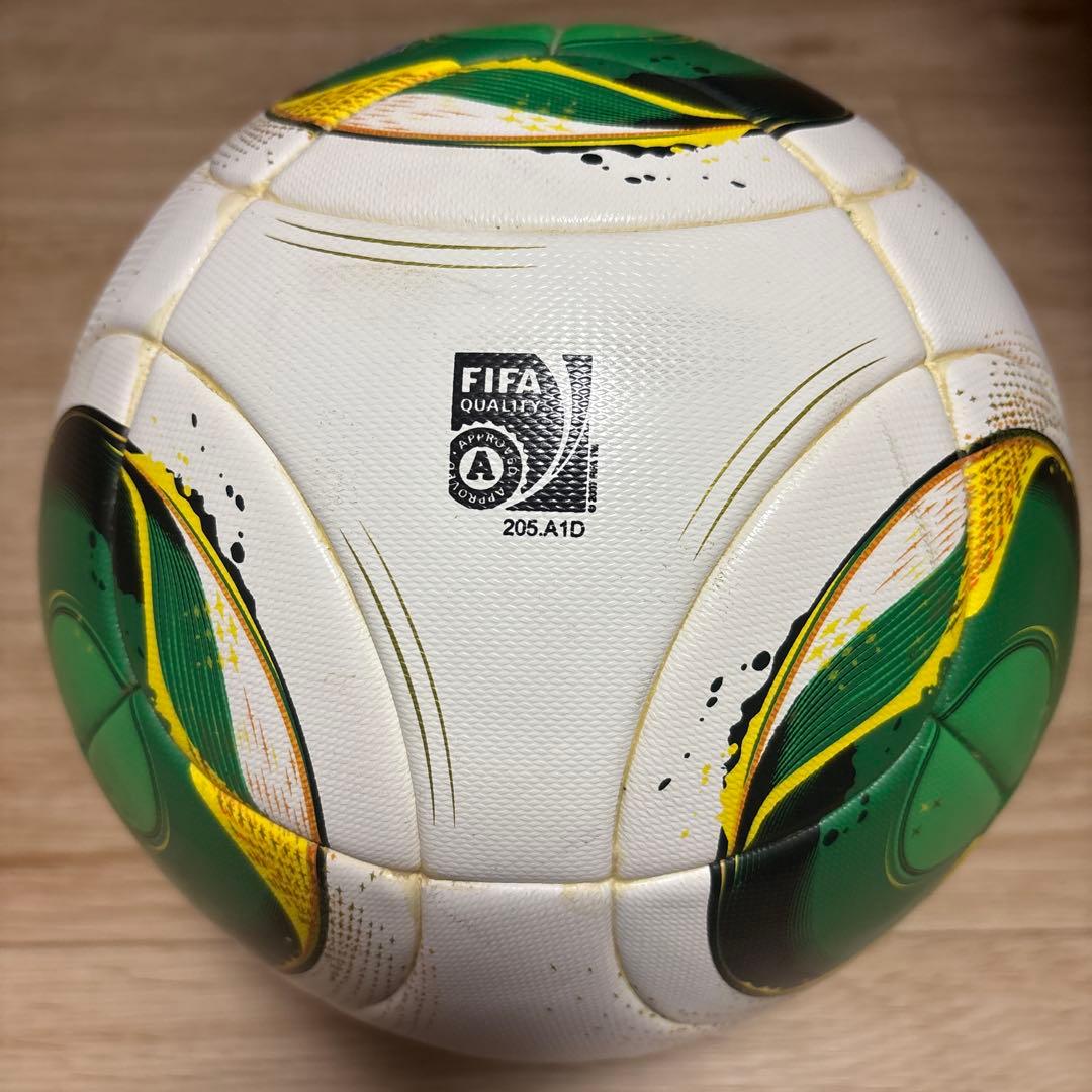 adidas Cafusa サッカーボール 5号球