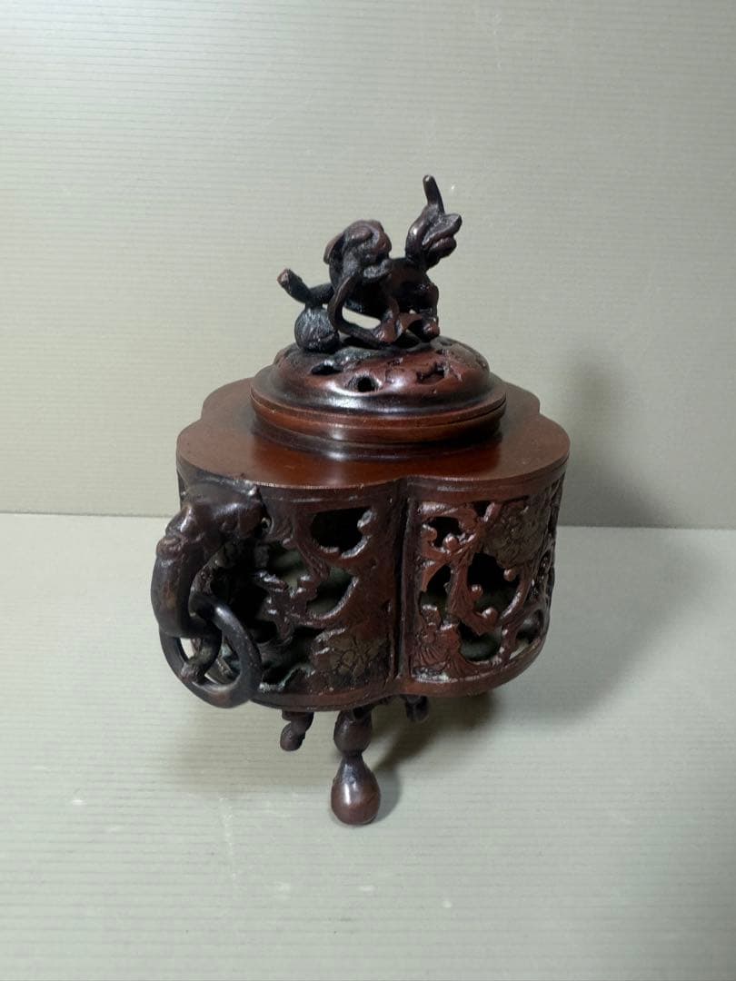 2212 骨董　大明宣徳年製銘　木瓜型　透かし文獅子摘み　香炉　時代物