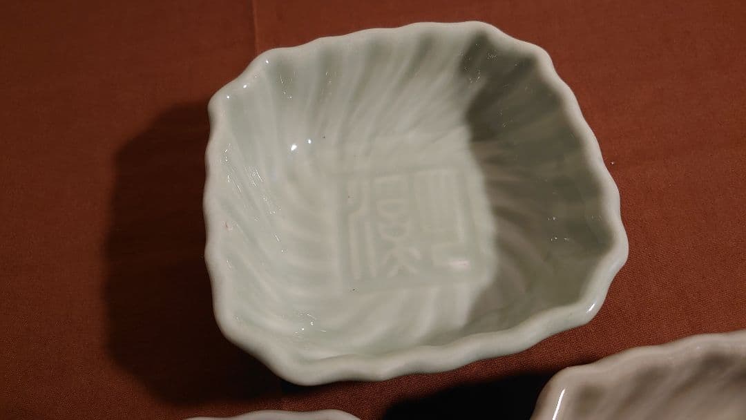 李朝　青磁　角鉢　古玩　アンティーク青磁　図録掲載品　３客