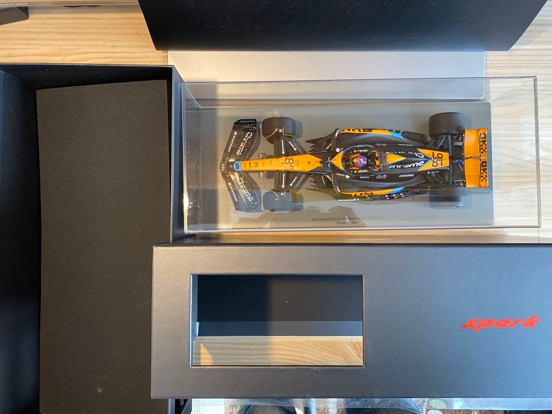 スパーク1/18 McLaren MCL60 2023 OscarPiastri
