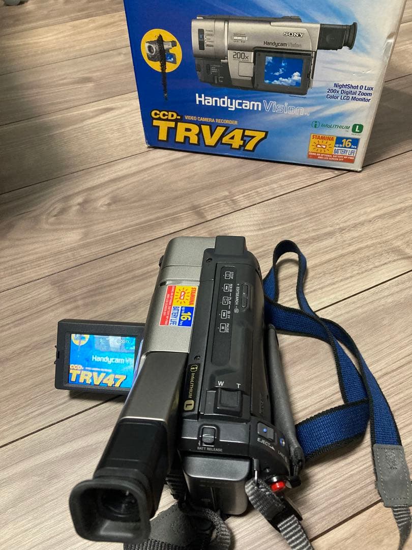 ビデオカメラ SONY Handycam CCD-TRV47