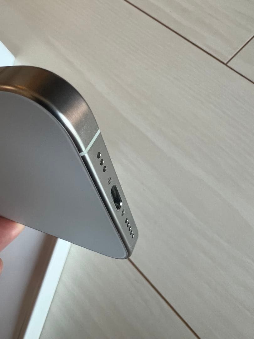 Apple iPhone 15 pro 256GB ホワイトチタニウム