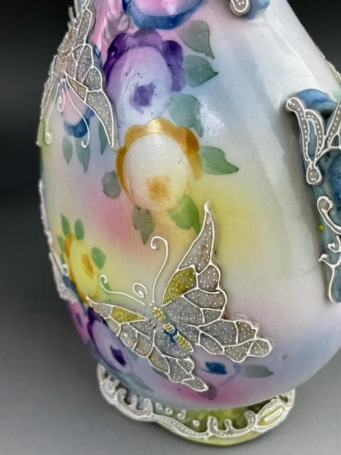 【希少】オールドニッポン 約20㎝ 蝶紋盛上げ花瓶 一陳盛り アンティーク