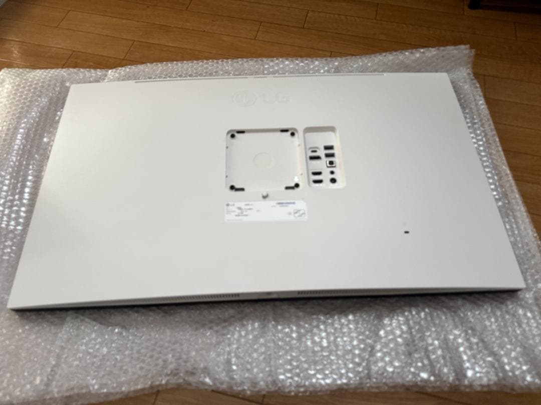 最終お値下げ‼ LG 32UQ850-W 31.5インチ モニター ディスプレイ