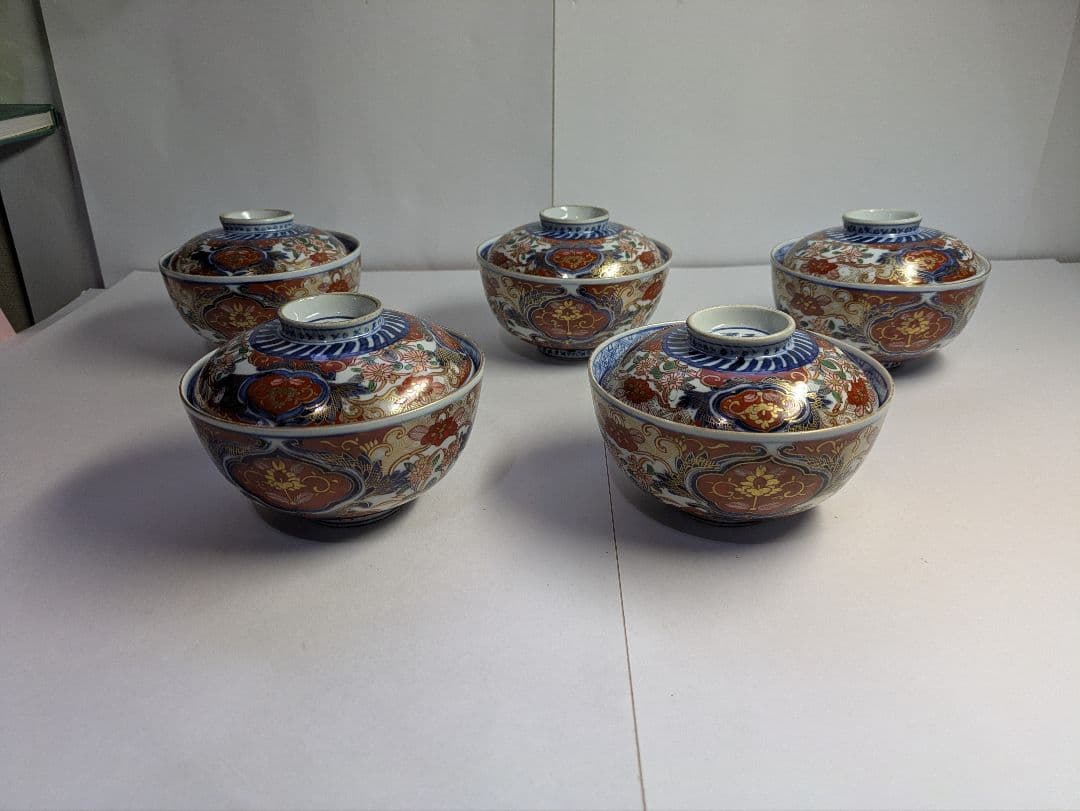 古伊万里、金蘭手、復刻版、『色絵三方唐草菊文蓋付碗』５客、銘「富貴長春」有、箱無