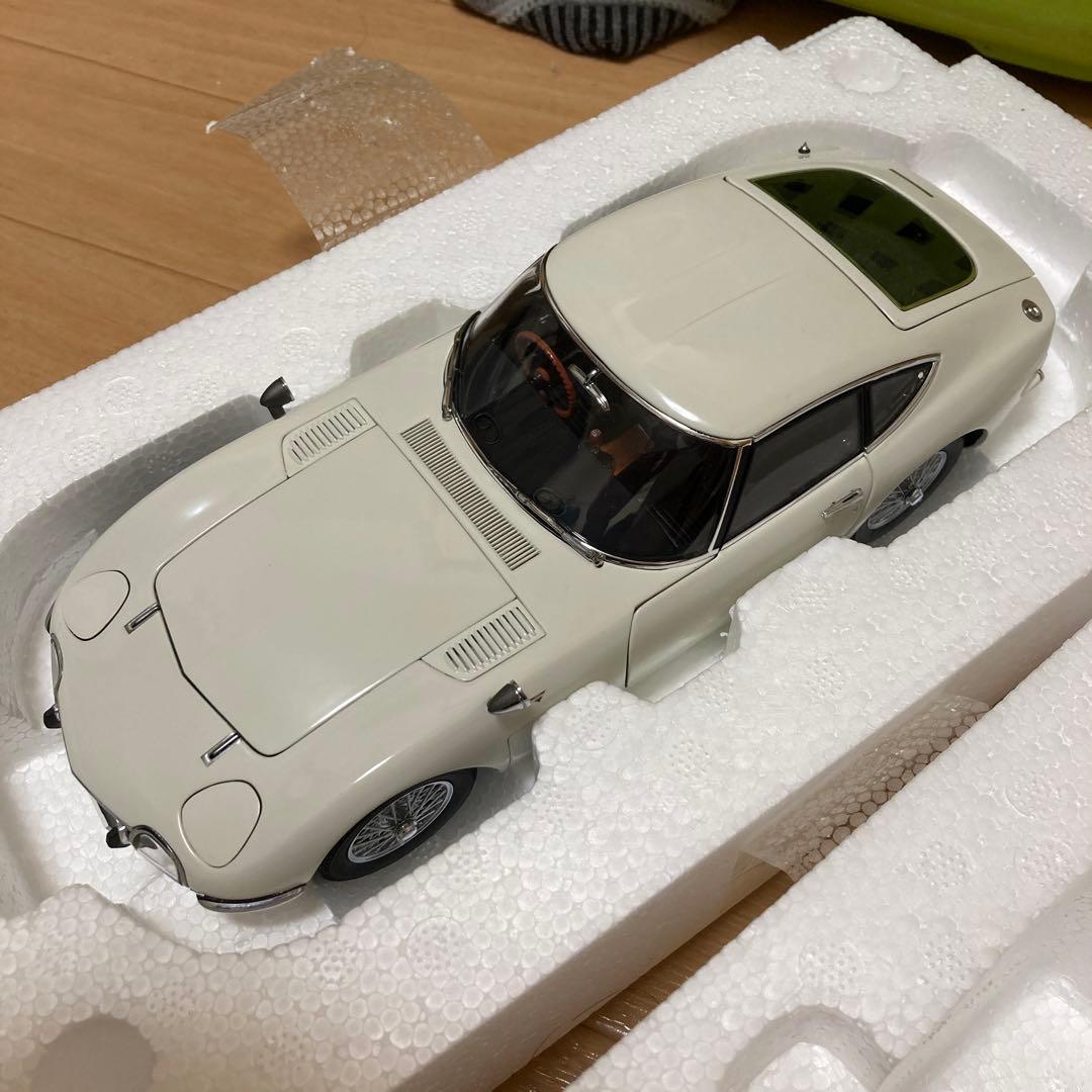 トヨタ 2000GT 1/18 ホワイト　autoart オートアート