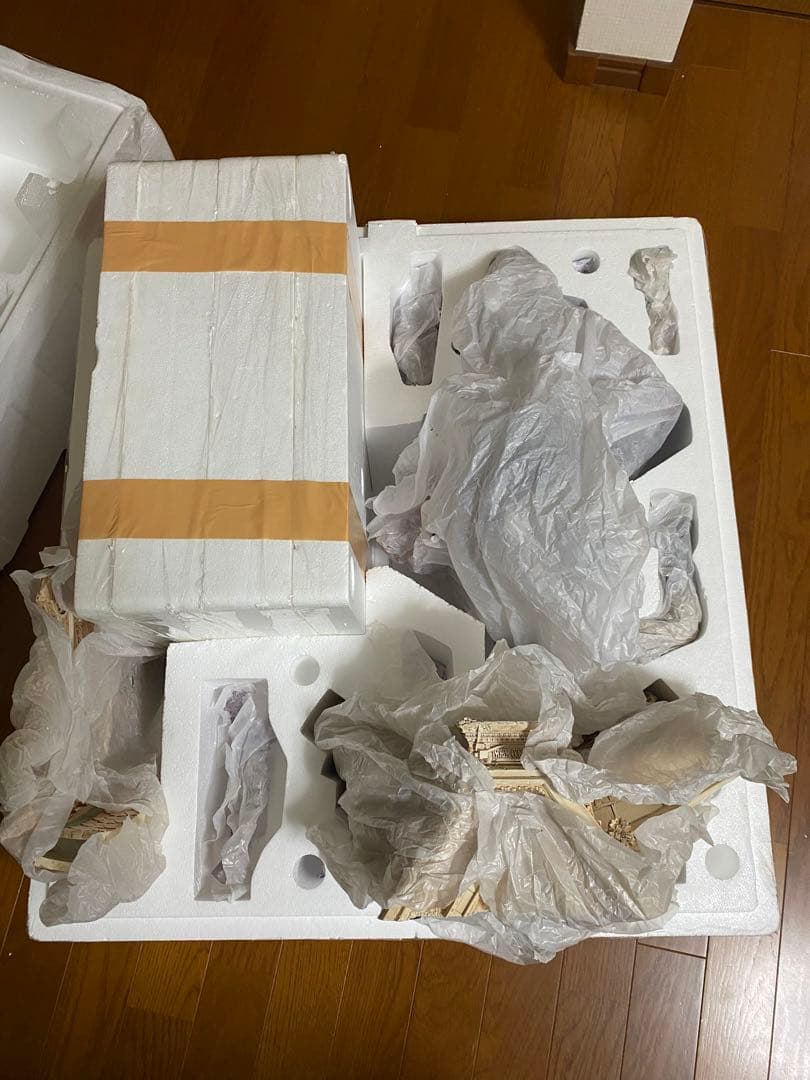 エツィオ アニムス　スタチュー ピュアアーツ　アサシンクリード フィギュア