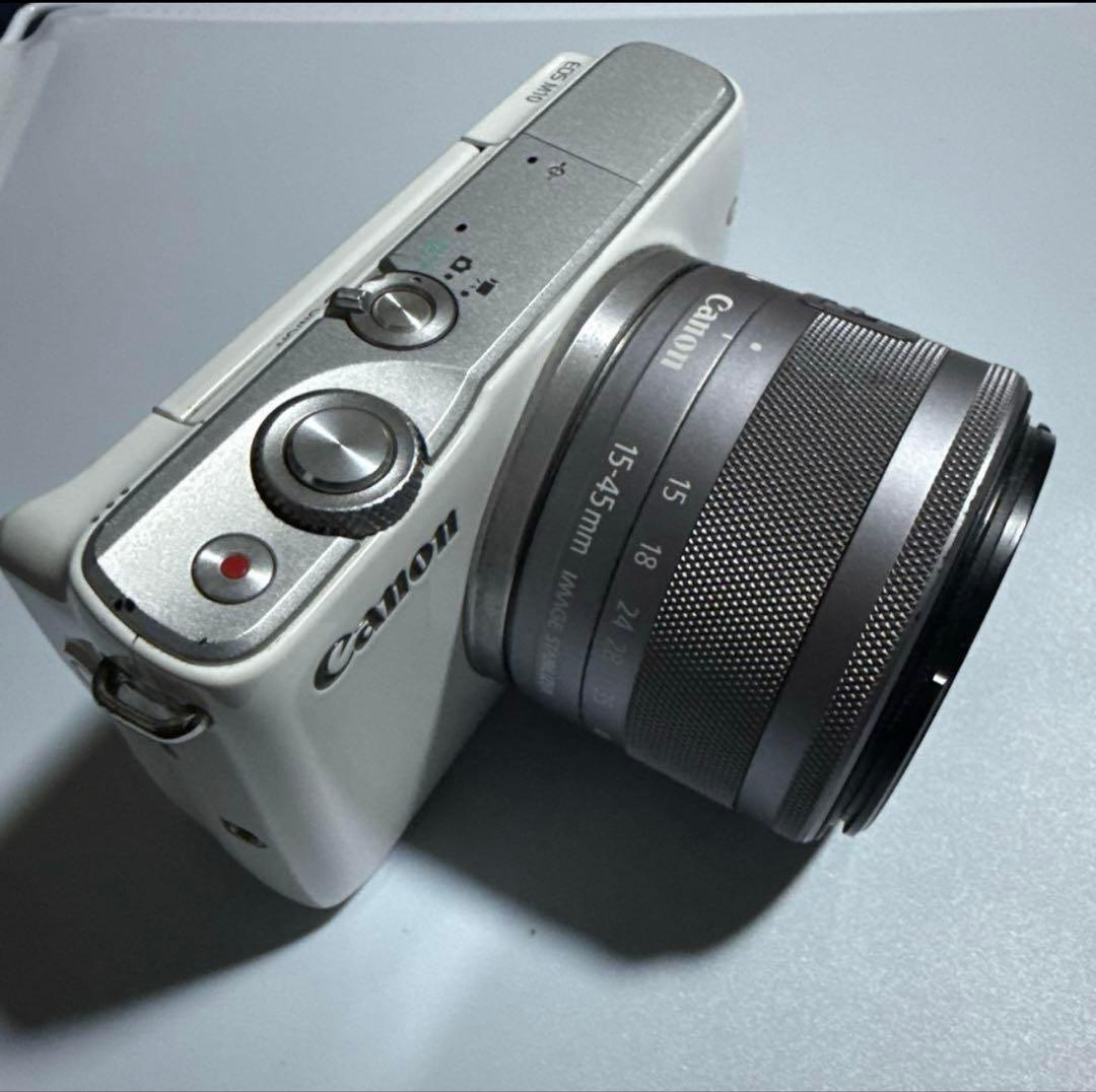 Canon EOS M ホワイト 15-45mmレンズ付き