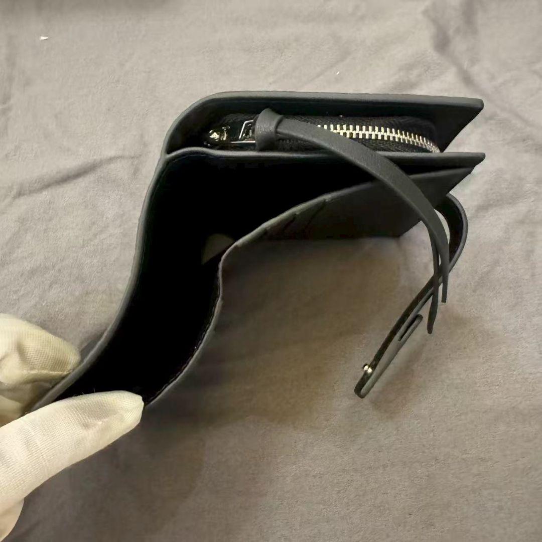 極美品 二つ折り財布 小銭入れ付き