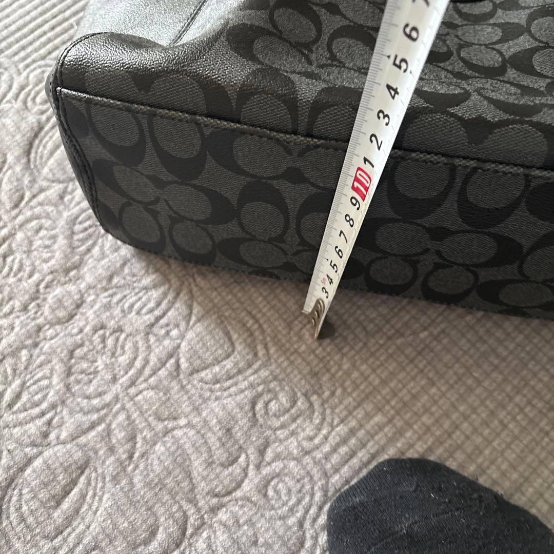 N*i様 COACH ブラック ロゴトートバッグ