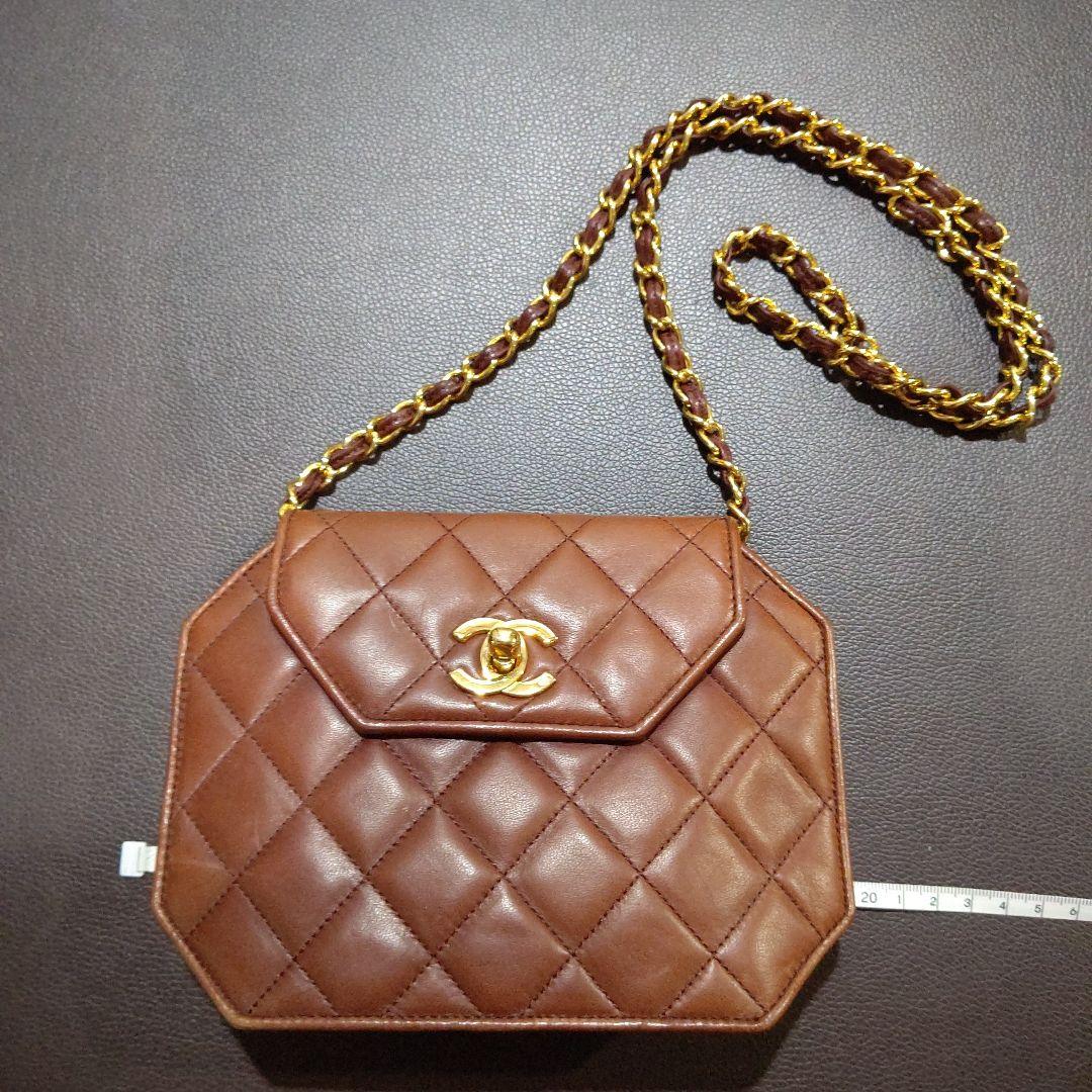 ✨シャネル✨未使用(訳あり)色変酷い ・ブラウン レザー キルティング バッグ
