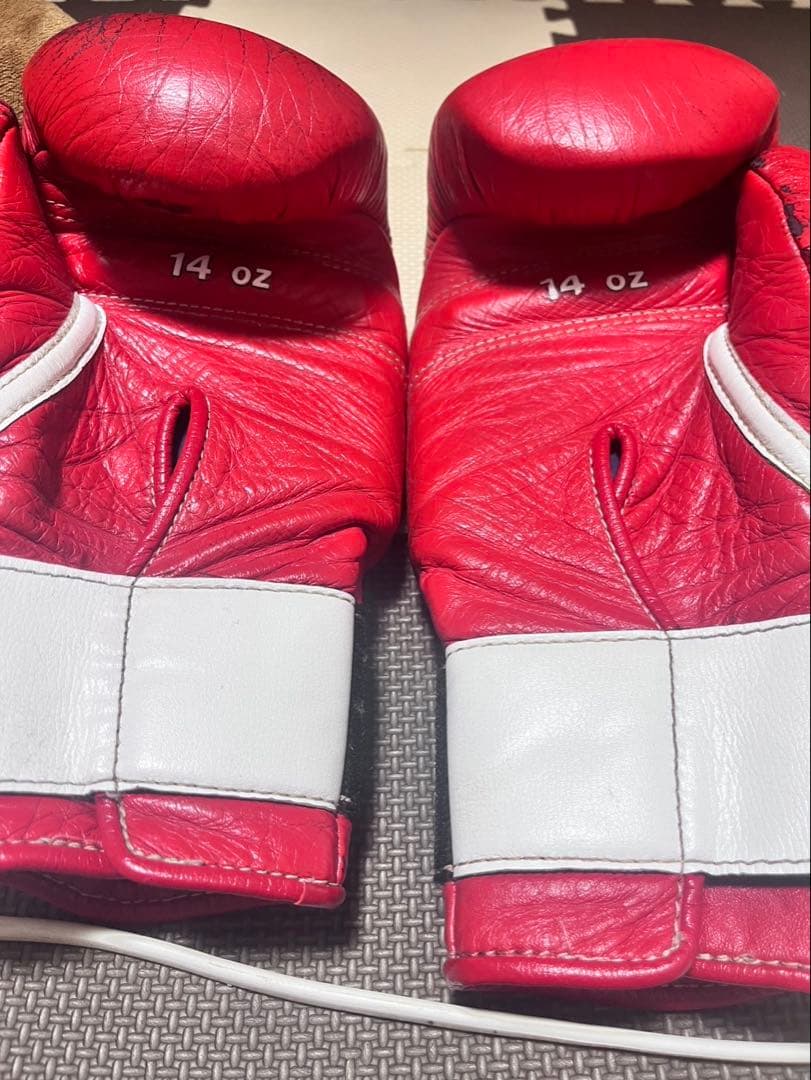 Winning ボクシンググローブ 14 oz 赤