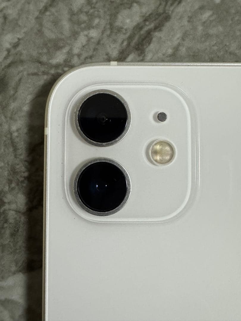 Apple iPhone 12 White 本体