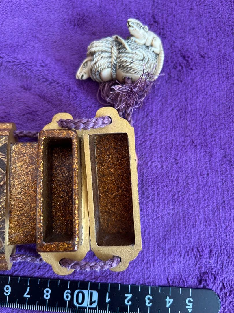 印籠 虎 絵柄 根付 二匹の鼠 縁起物 薬入れ 小物入れ