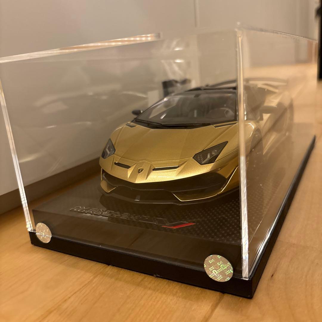 ランボルギーニ アヴェンタドールSVJ 1/18 ゴールド
