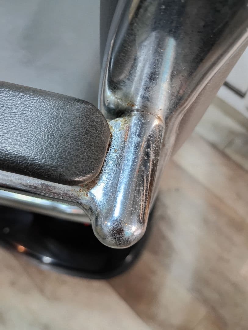 美容室　オオヒロスタイリングチェア