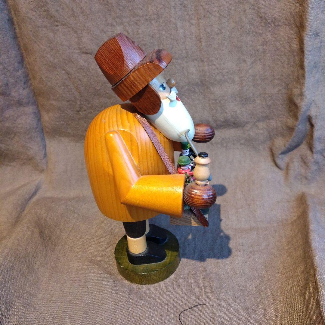 煙出し人形　白い髭のおもちゃ売り屋さん