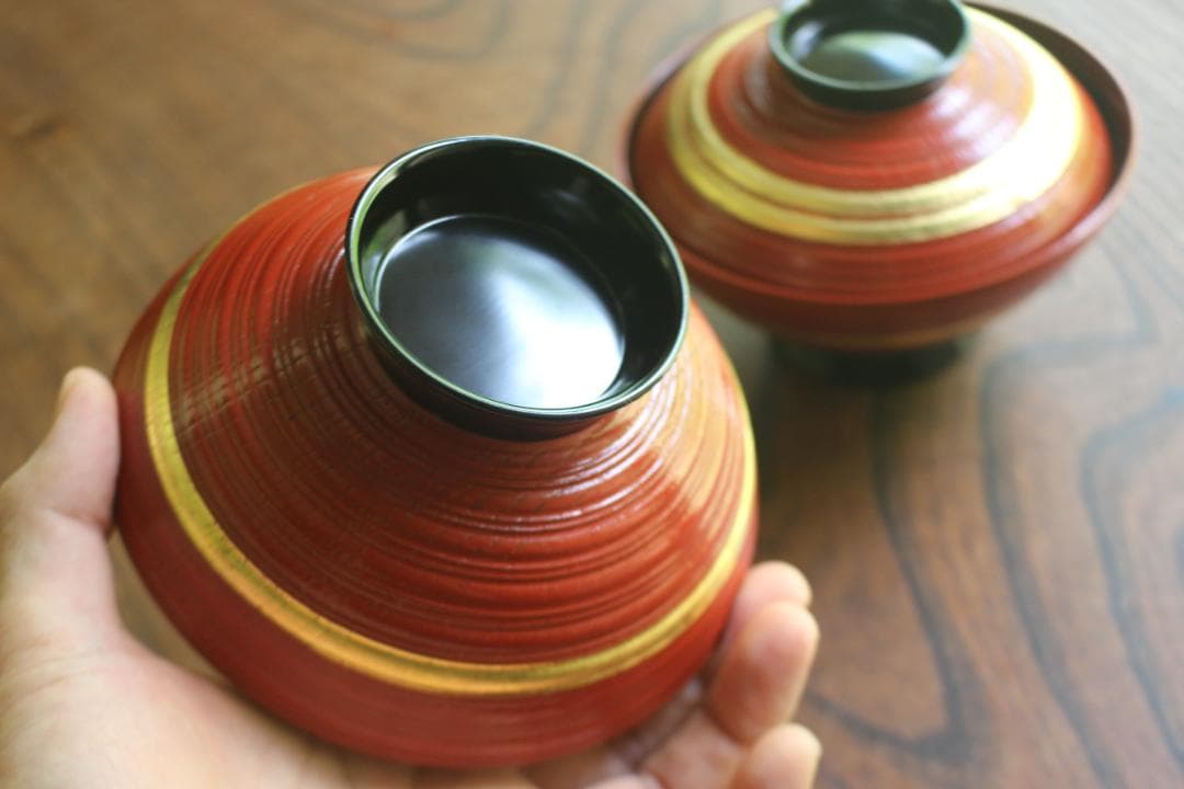 時代逸品！極上糸目朱漆に優美な松葉蒔絵の映えるお椀2点（検輪島塗蒔絵椀雑煮椀