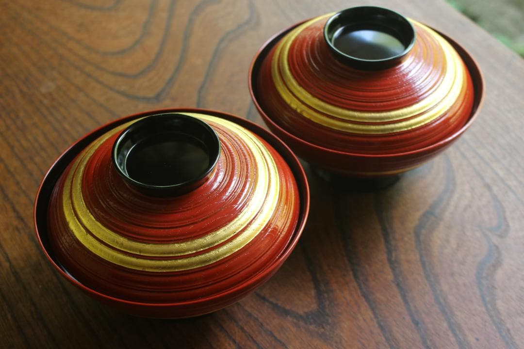 時代逸品！極上糸目朱漆に優美な松葉蒔絵の映えるお椀2点（検輪島塗蒔絵椀雑煮椀