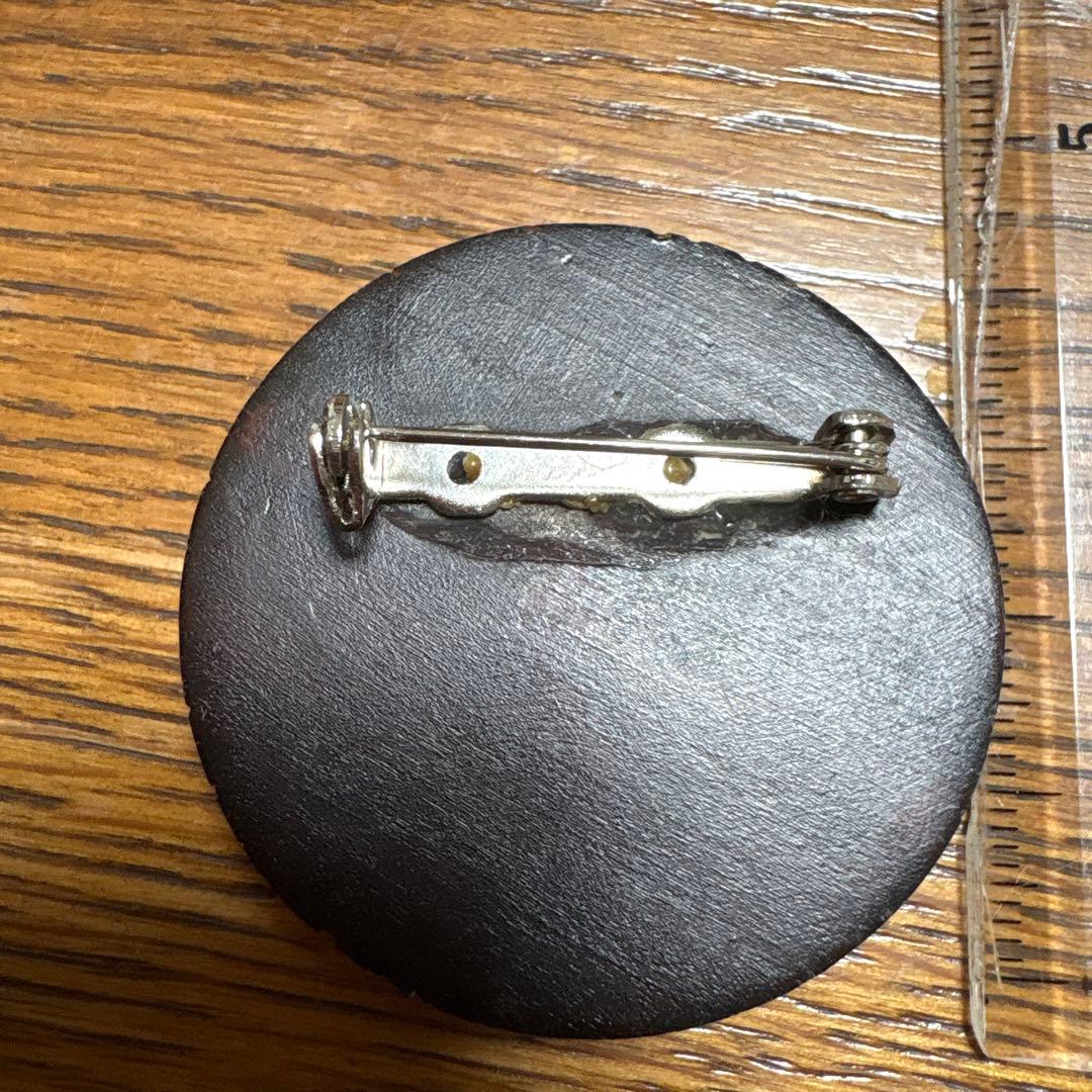 アンティーク木製ブローチ