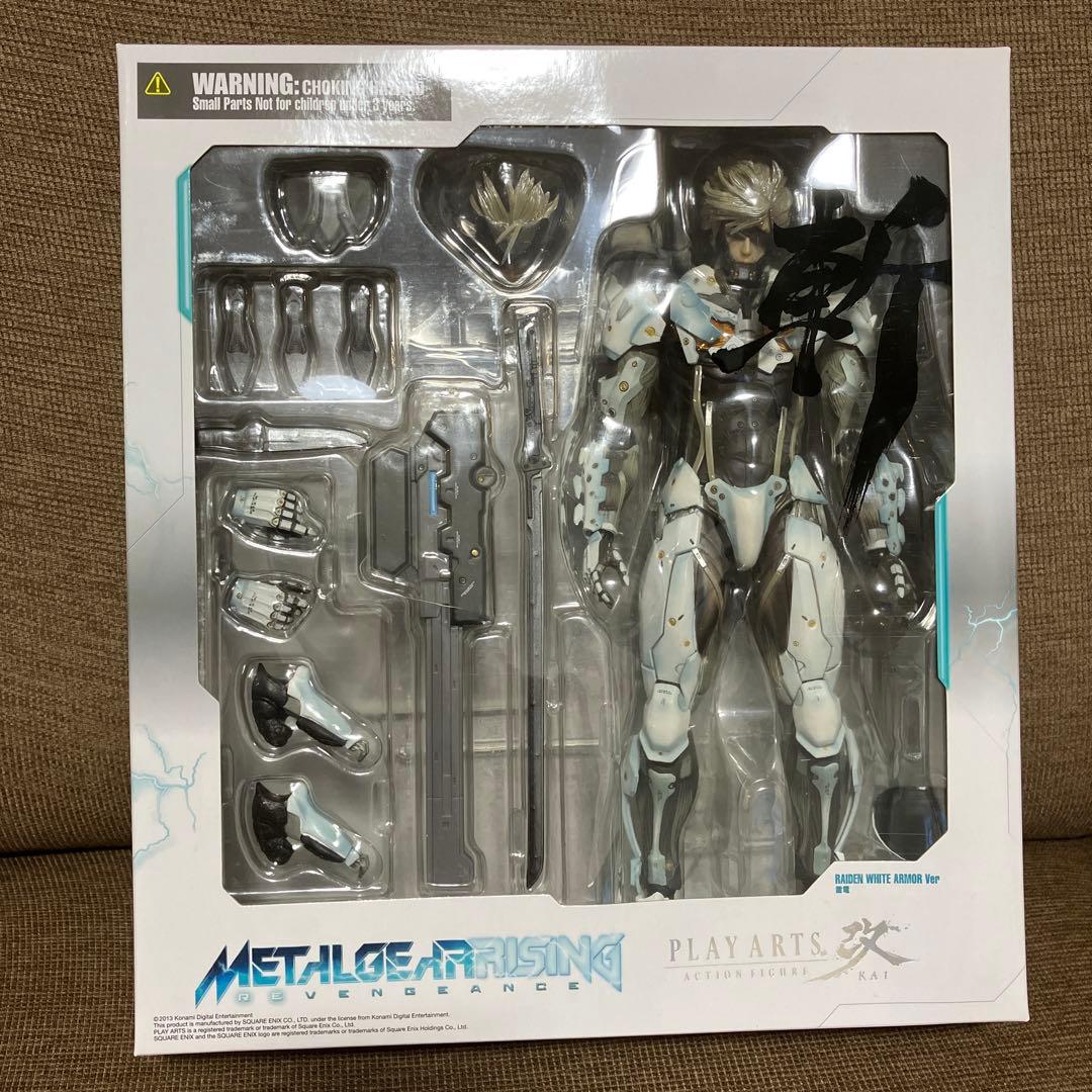 プレイアーツ改 メタルギアライジング 雷電 ホワイトアーマー