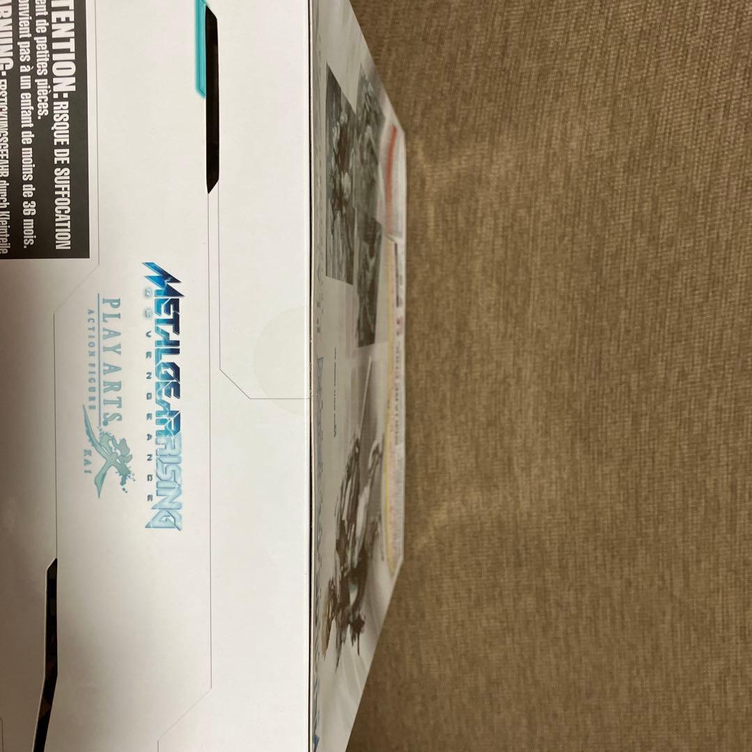 プレイアーツ改 メタルギアライジング 雷電 ホワイトアーマー