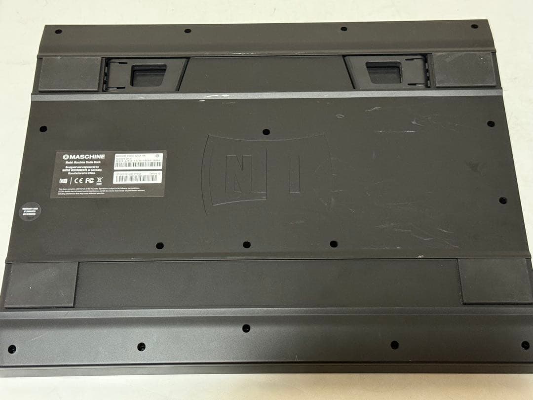 ジャンク品 Native グルーヴ制作システム MASCHINE STUDIO