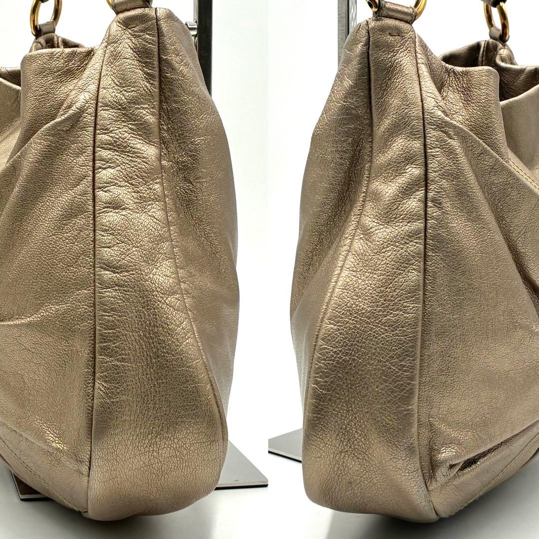 極美品 フェラガモ 2way ヴァラ ショルダーバッグ レザー ゴールド系